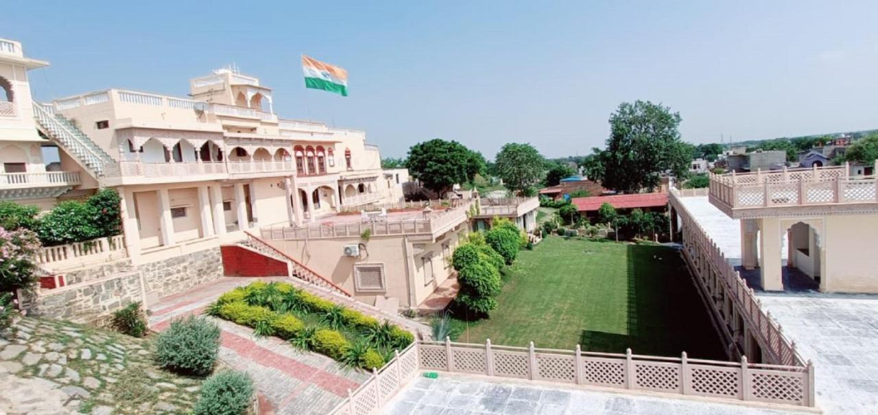 Fort Beejwar Chauhan By Aayams Neemrana Shahjahanpur Eksteriør billede