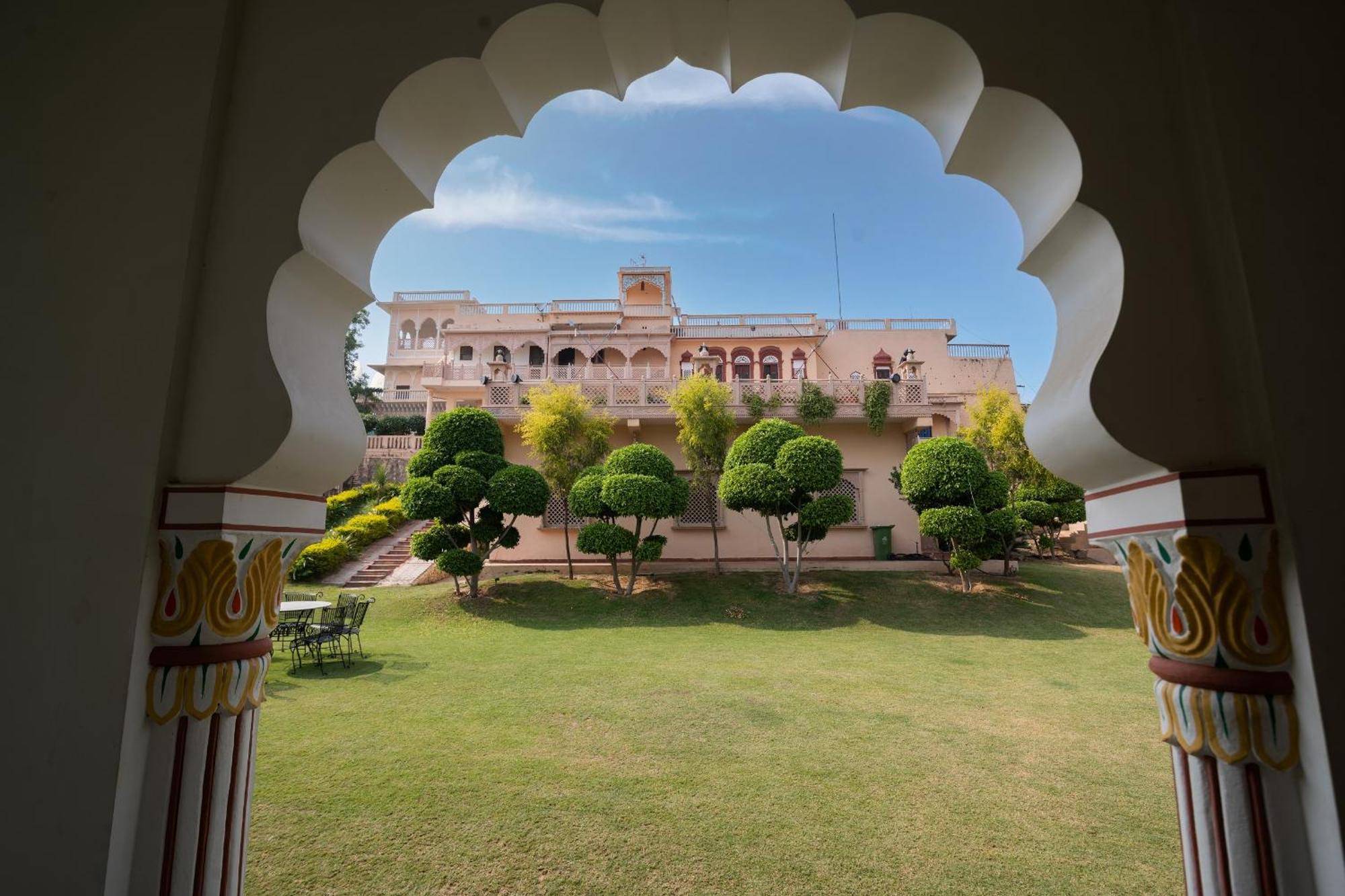 Fort Beejwar Chauhan By Aayams Neemrana Shahjahanpur Eksteriør billede